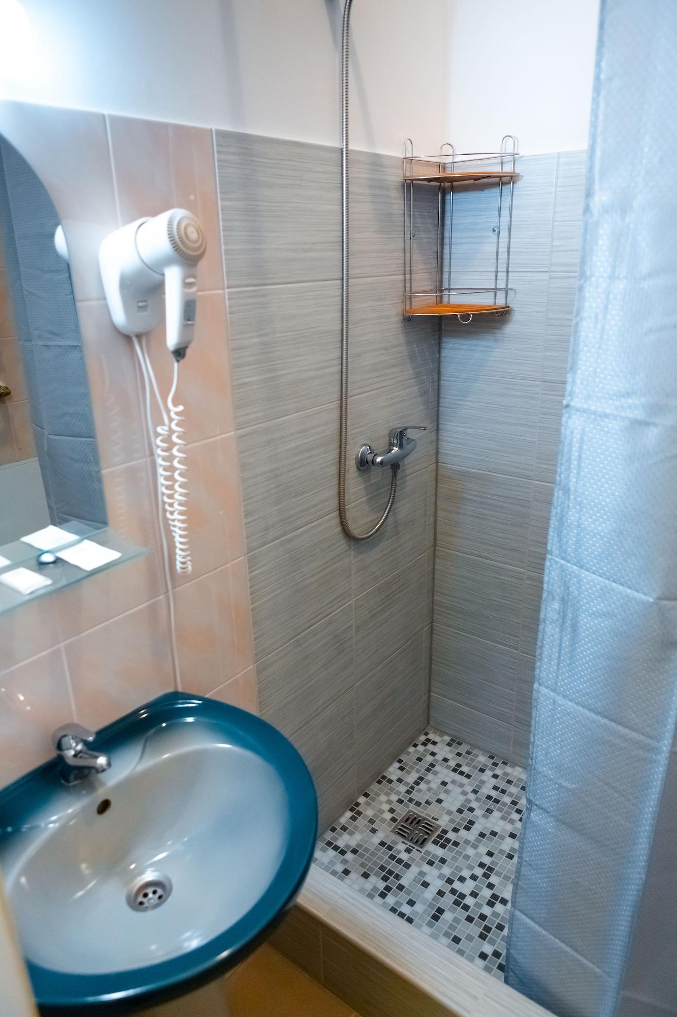 Tomo Free Parking Hotelli 3*