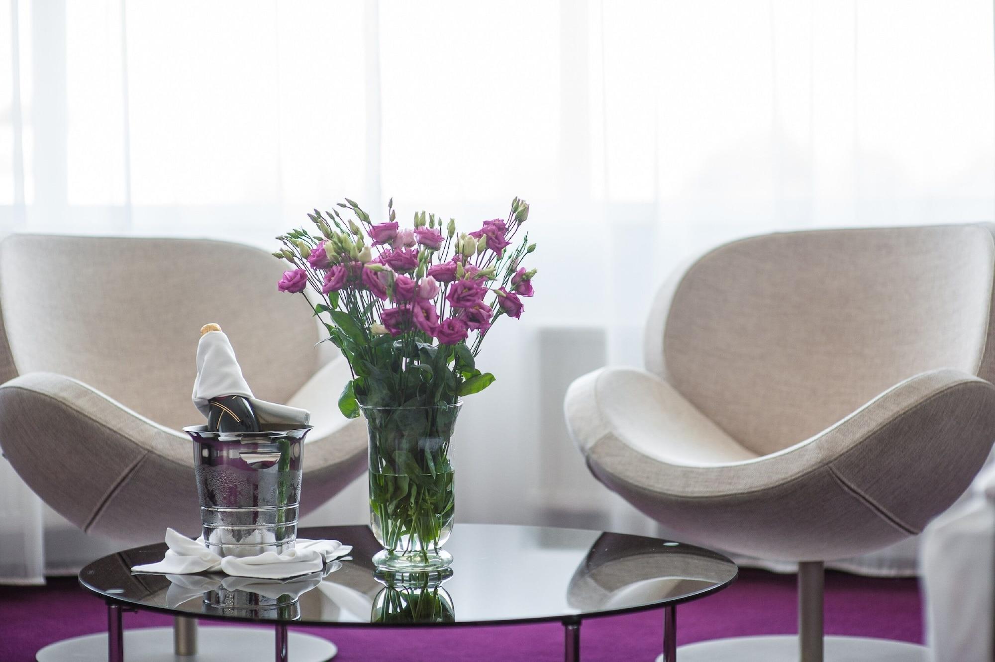 Rija Vef With Free Parking Hotel