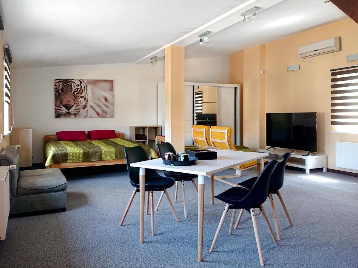 Center Quiet With Free Private Parking * Riga