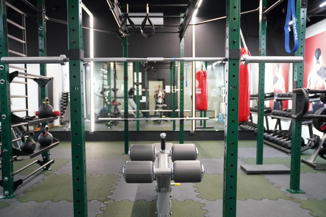 Urban Oasis: Fitness-focused With Views *