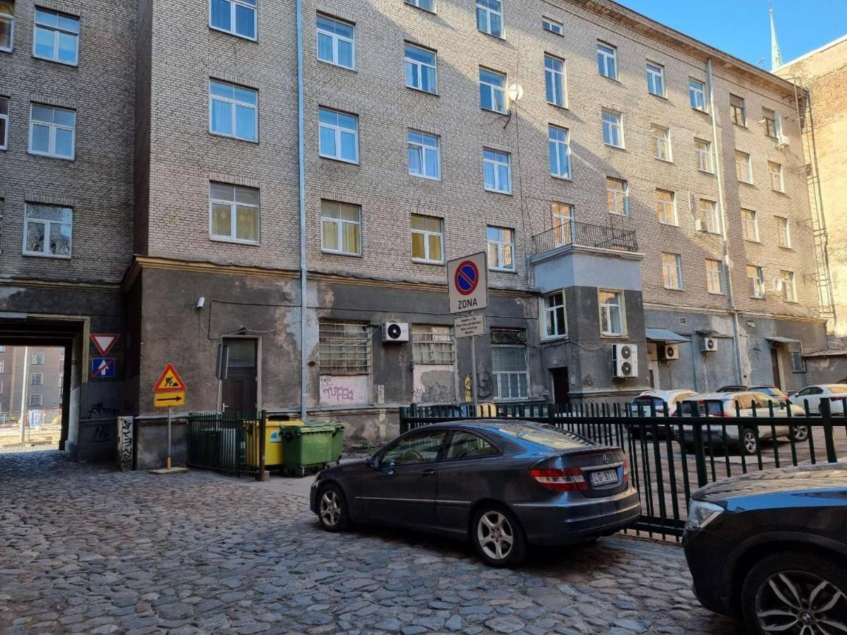 Butas Old Town With Parking