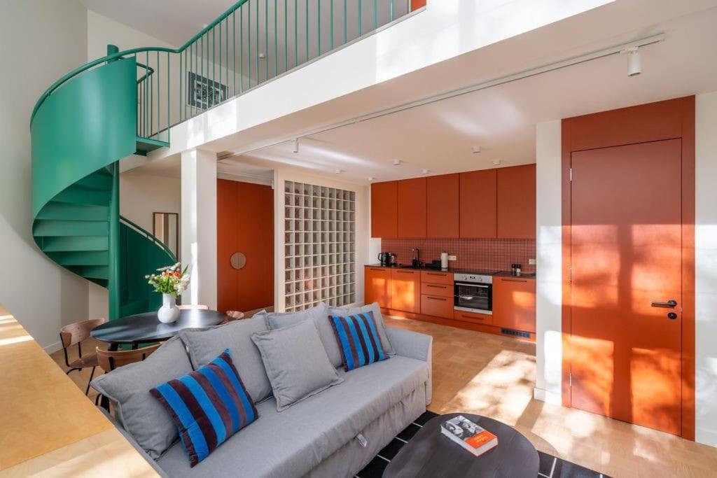 Bright Designer Loft In The City Center Korter