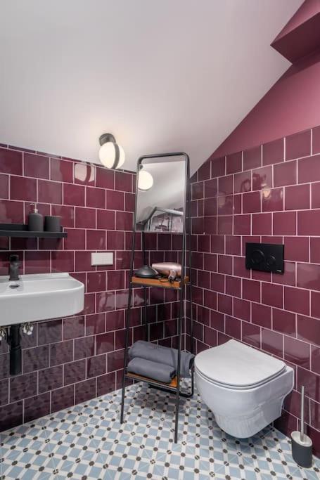 Bright Designer Mansard In City Centre