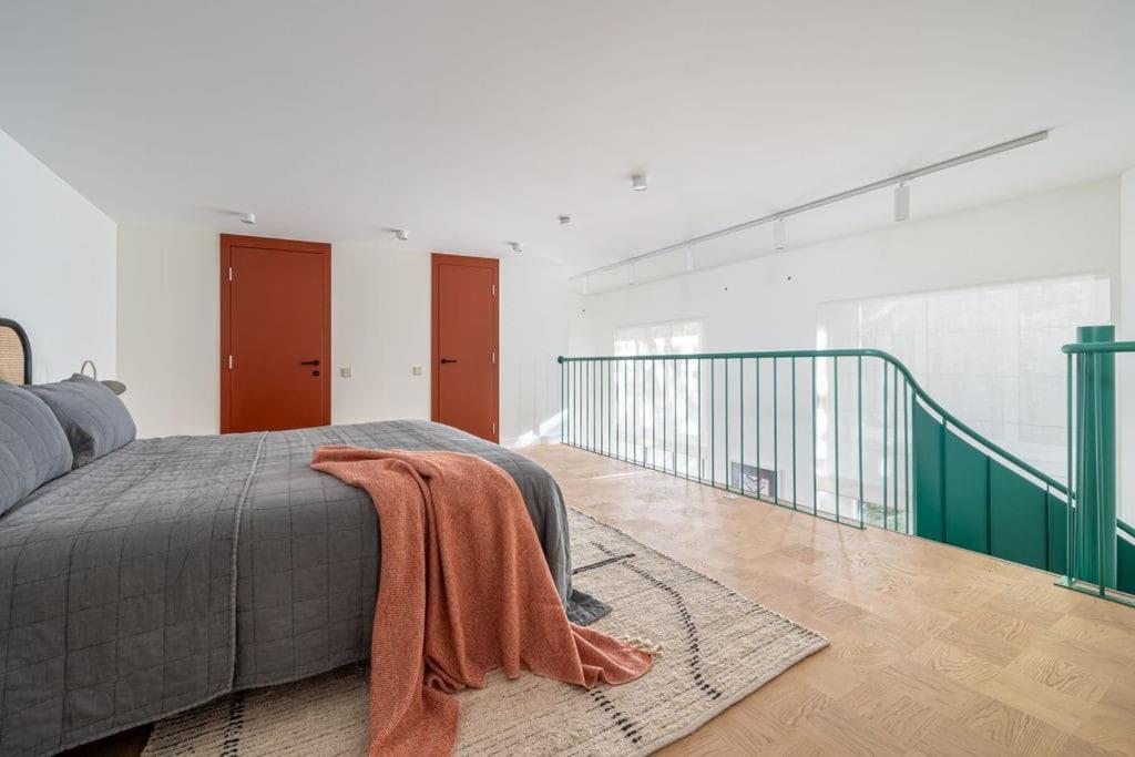 Bright Designer Loft In The City Center
