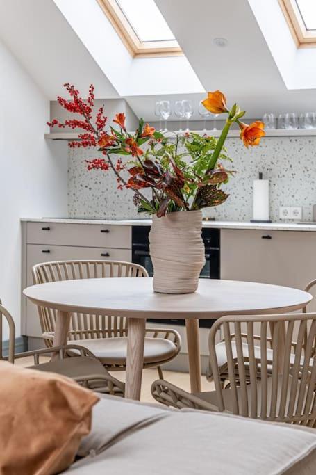 Bright Designer Mansard In City Centre Apartment