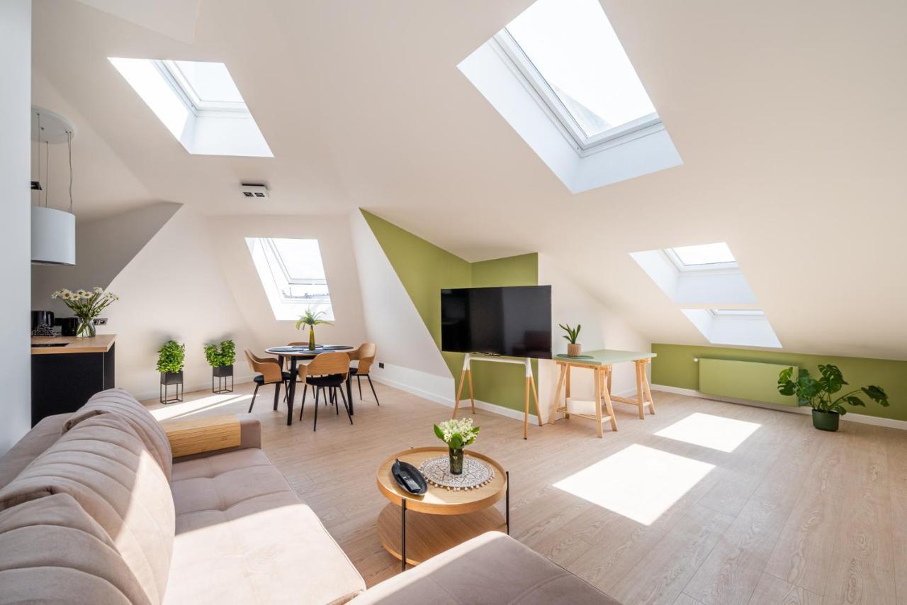 New Flat With Free Underground Parking And Air Conditioning