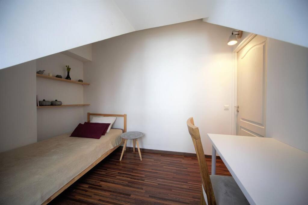 3 Bedroom / Compact Apt Old Town *