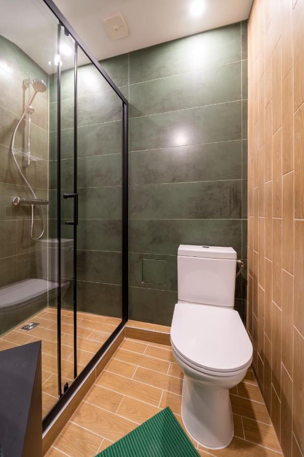New Flat With Free Underground Parking And Air Conditioning Căn hộ
