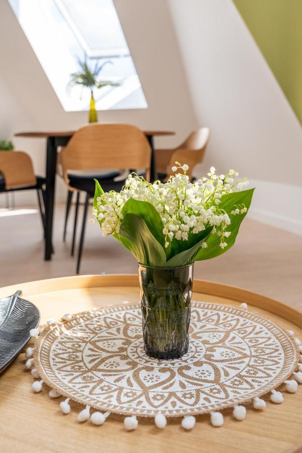 New Flat With Free Underground Parking And Air Conditioning Căn hộ *