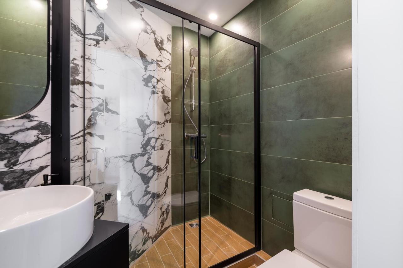 New Flat With Free Underground Parking And Air Conditioning Căn hộ Riga