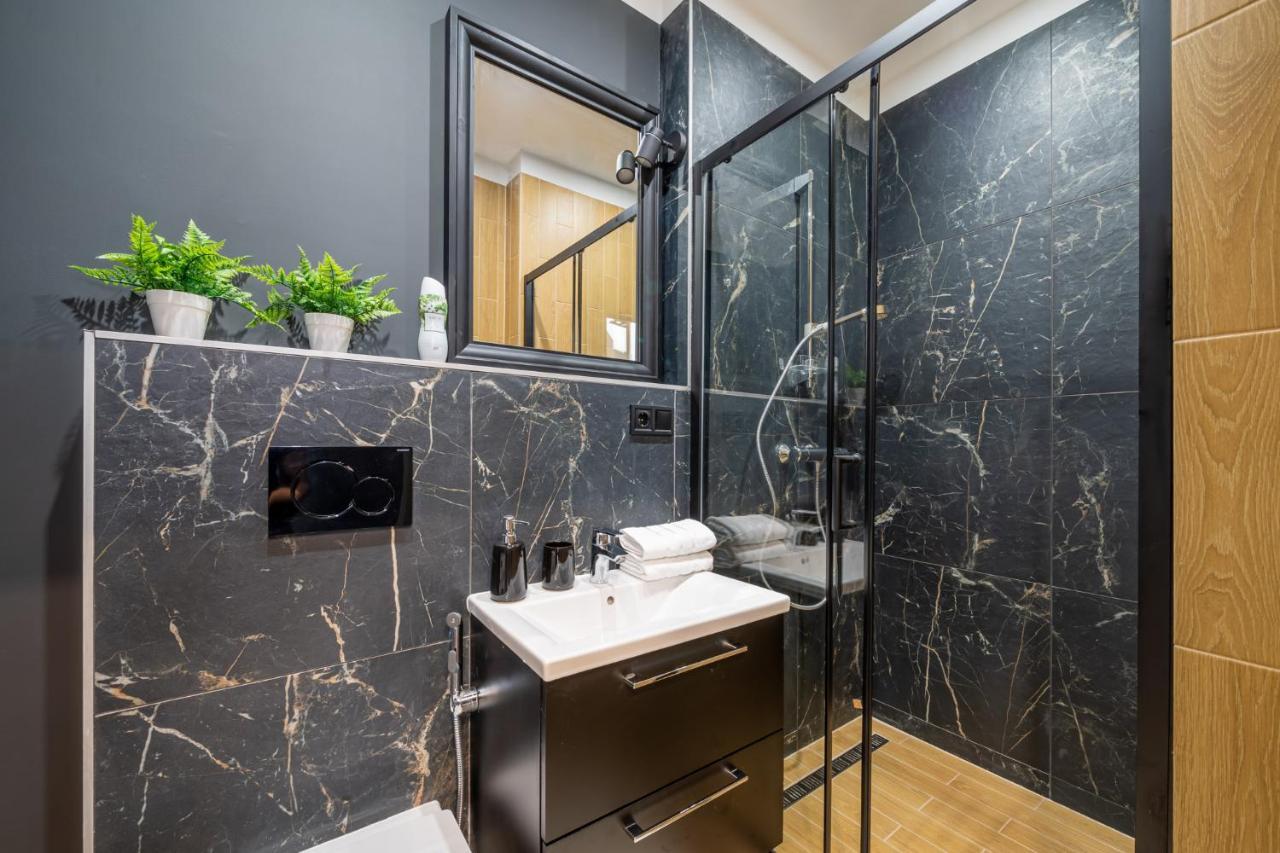 Căn hộ New Flat With Free Underground Parking And Air Conditioning Riga