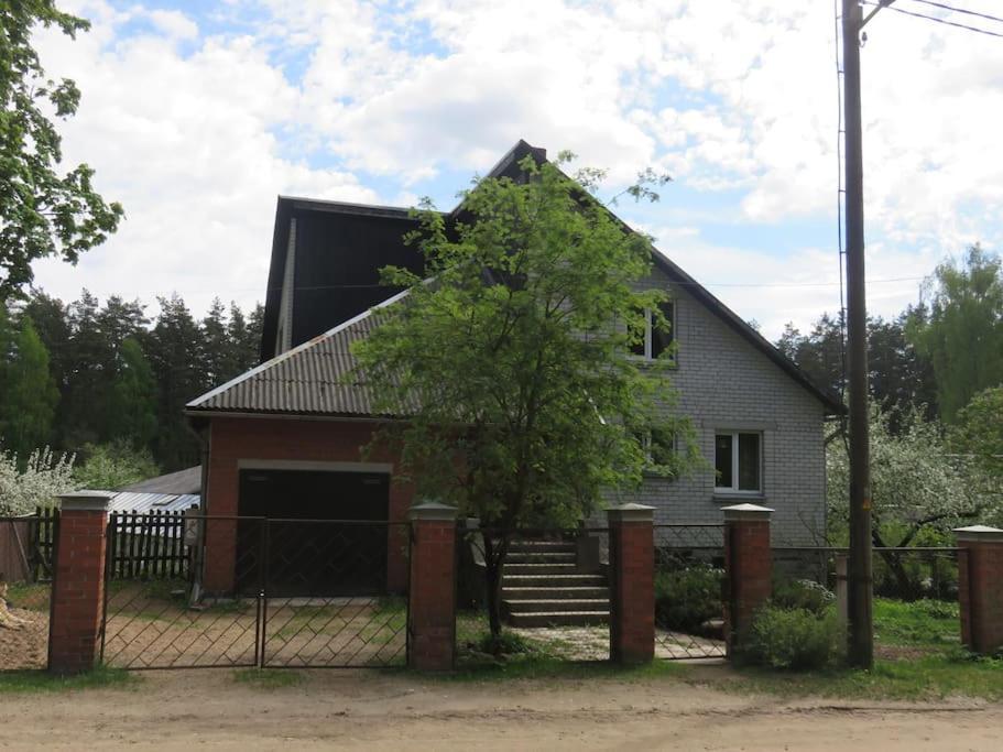 Cozy Near The Airport Huoneisto Riika