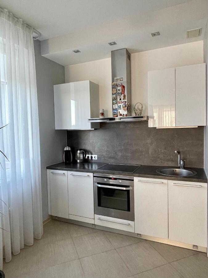 Flat Apartment *