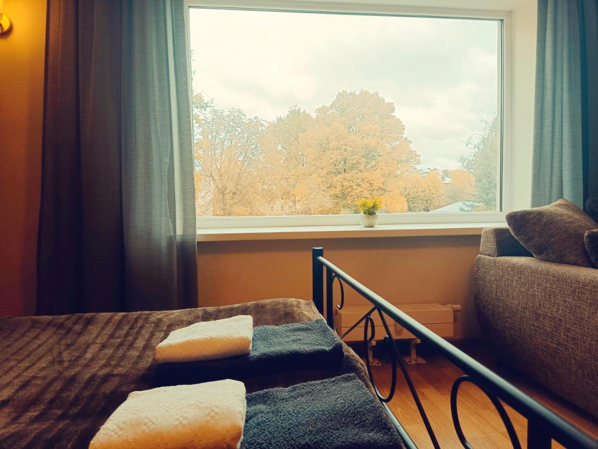 Homey Nest In Midtown Center, Up To 4 Guests, Steps From The Park, Free Parking Apartment *