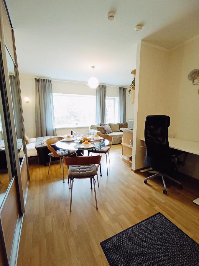Homey Nest In Midtown Center, Up To 4 Guests, Steps From The Park, Free Parking