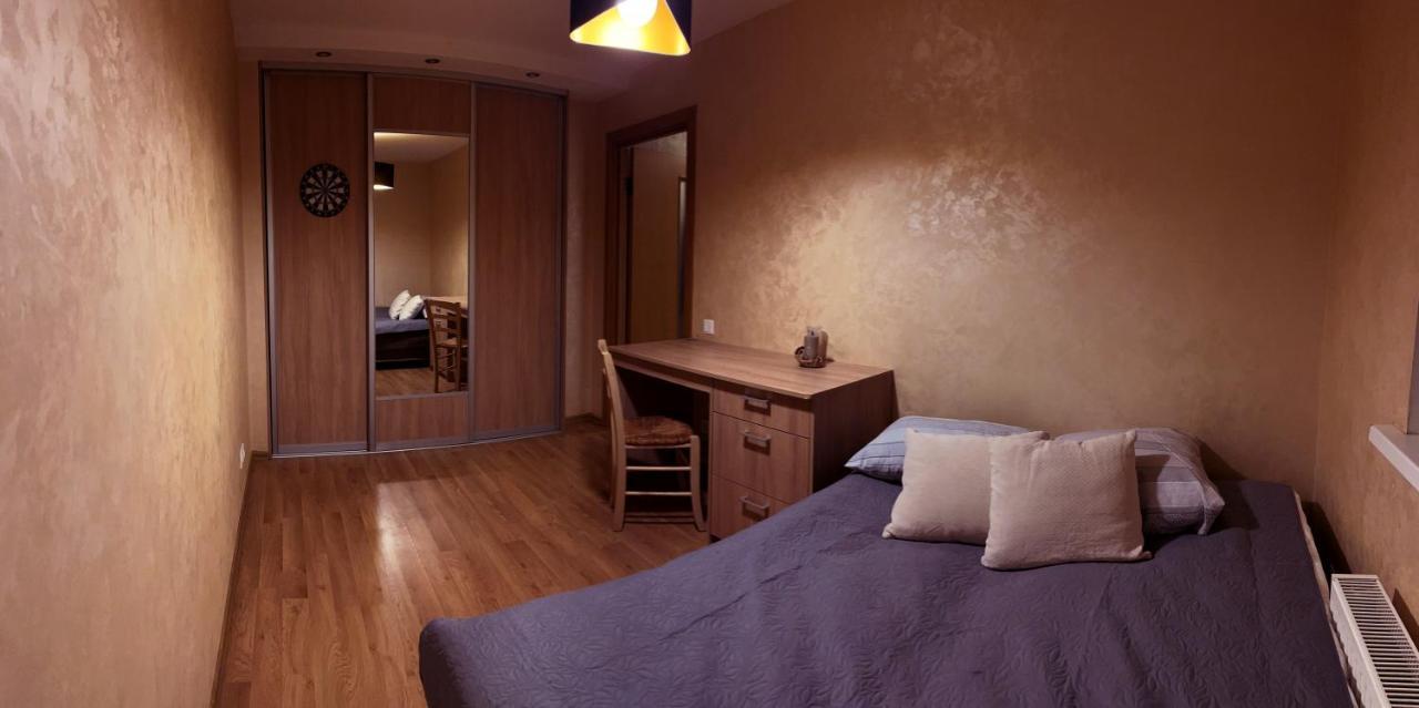 Quiet In Centre Apartment