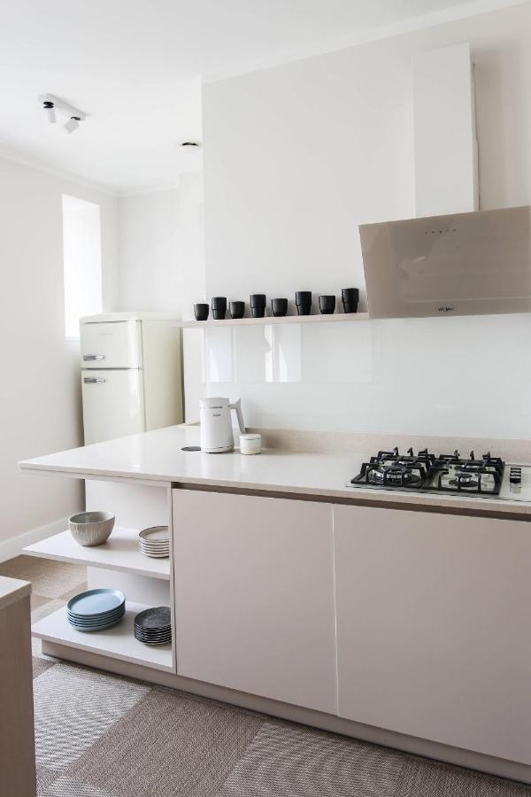 Modern In City Center! Apartment *