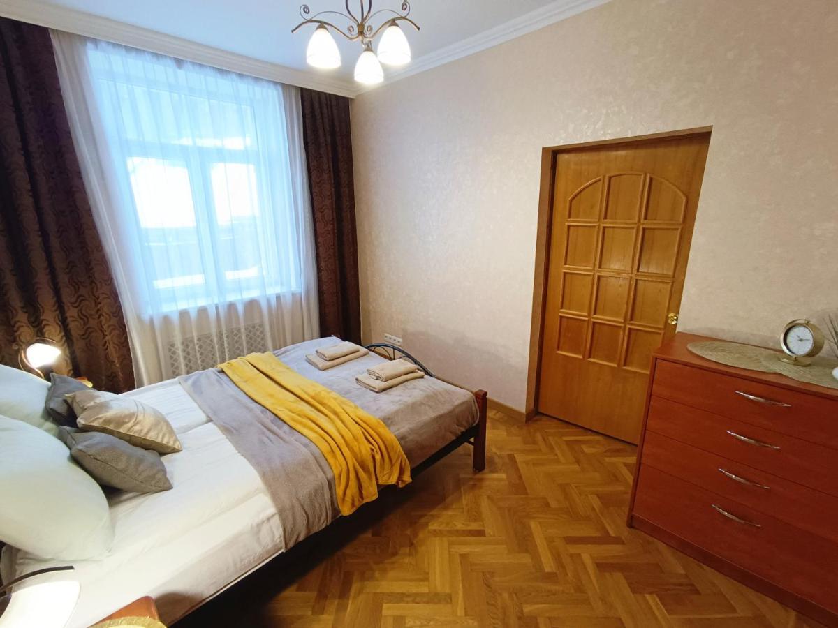 Old Town Retreat With Stunning Views 2 Bedroom Nearby The Church Of Saint Peter Huoneisto Riika