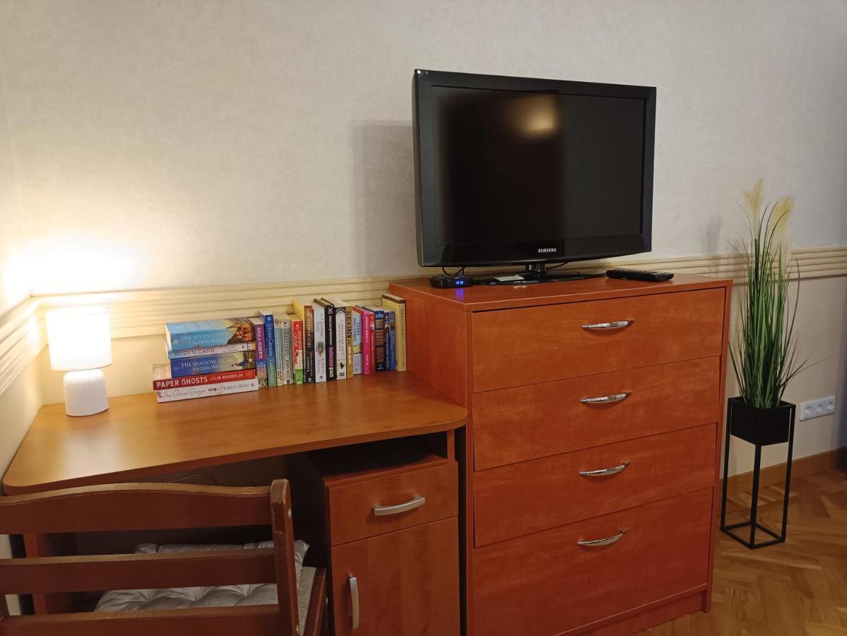 Old Town Retreat With Stunning Views 2 Bedroom Nearby The Church Of Saint Peter Huoneisto *