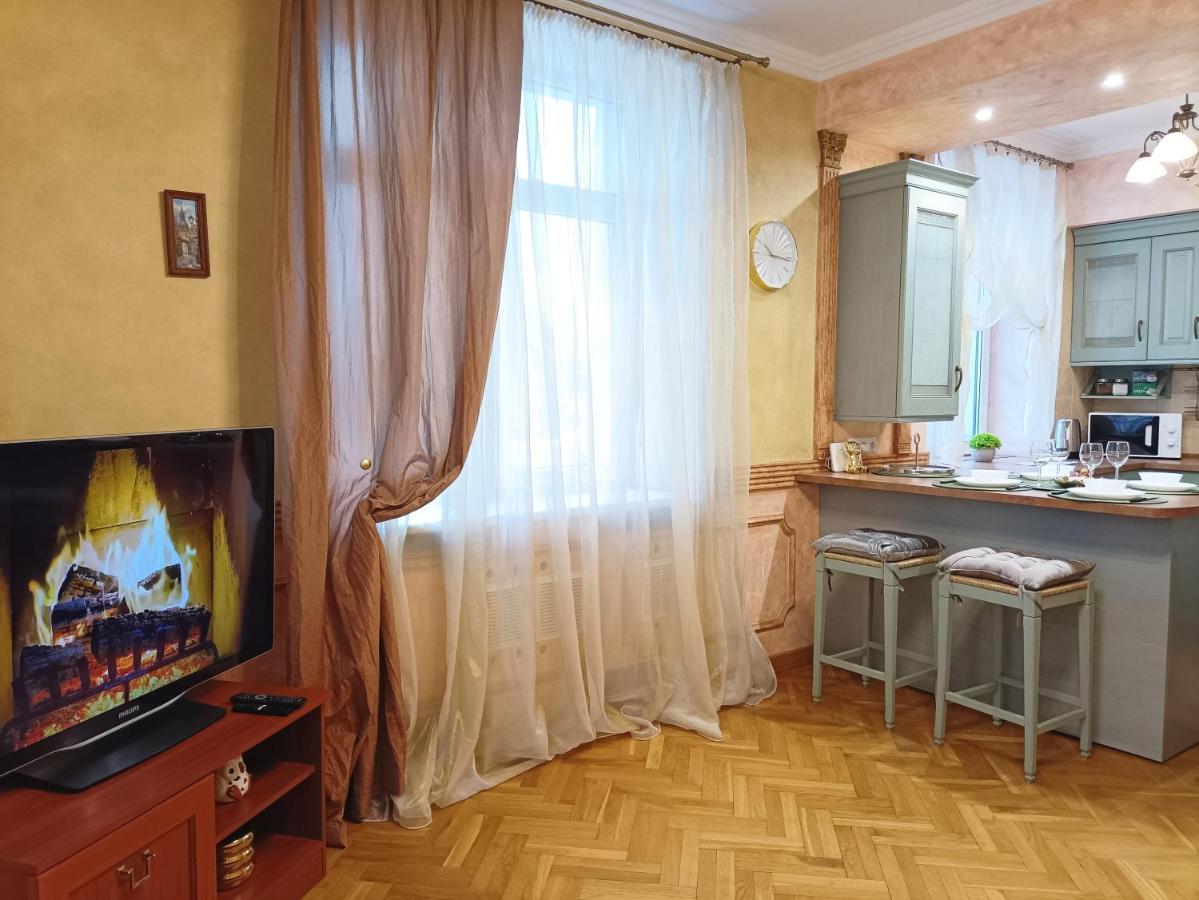 Old Town Retreat With Stunning Views 2 Bedroom Nearby The Church Of Saint Peter * Riika