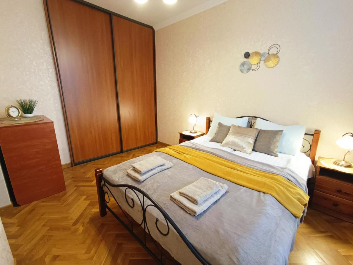 Huoneisto Old Town Retreat With Stunning Views 2 Bedroom Nearby The Church Of Saint Peter *
