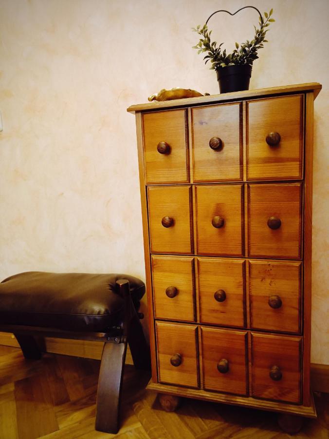 Huoneisto Old Town Retreat With Stunning Views 2 Bedroom Nearby The Church Of Saint Peter
