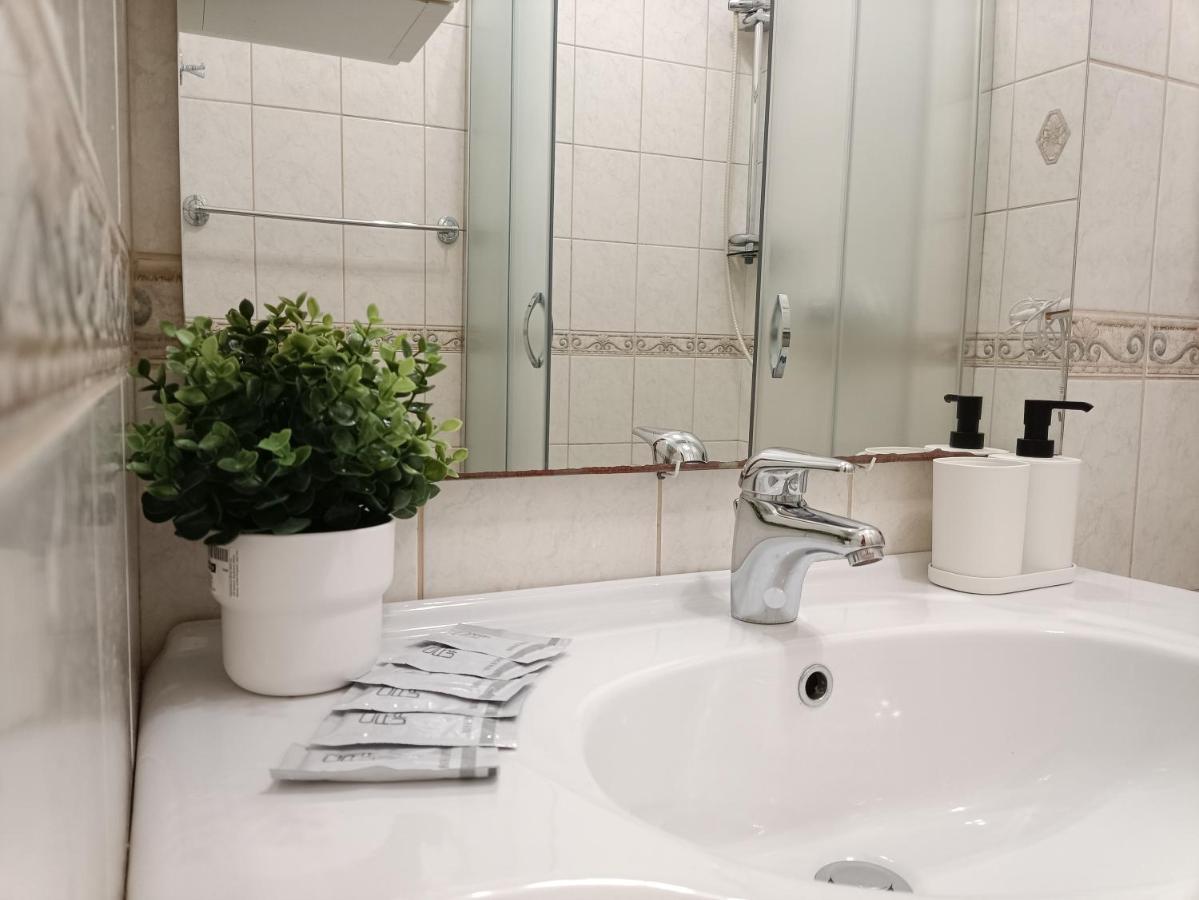Huoneisto Old Town Retreat With Stunning Views 2 Bedroom Nearby The Church Of Saint Peter