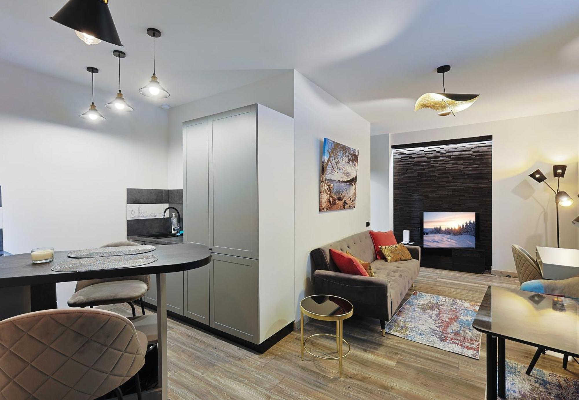 Moderns Un Kluss Dzivoklis 41 M2