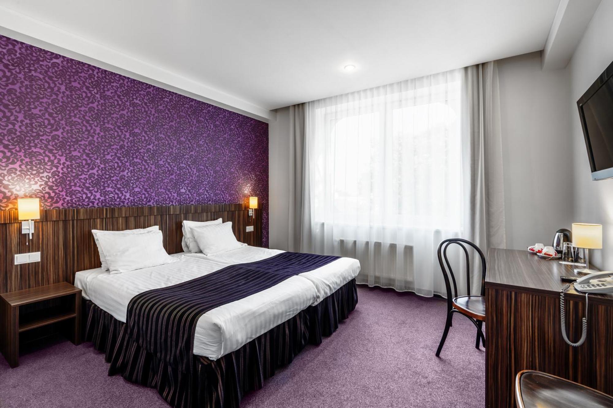 Rija Vef With Free Parking Hotel 3*