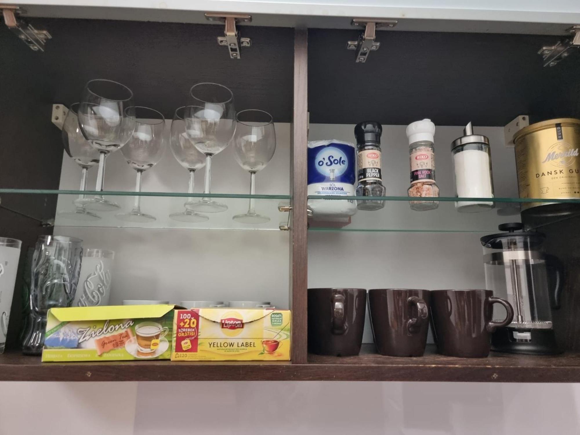 2 Bedroom Next To Hall With Parking Apartment *