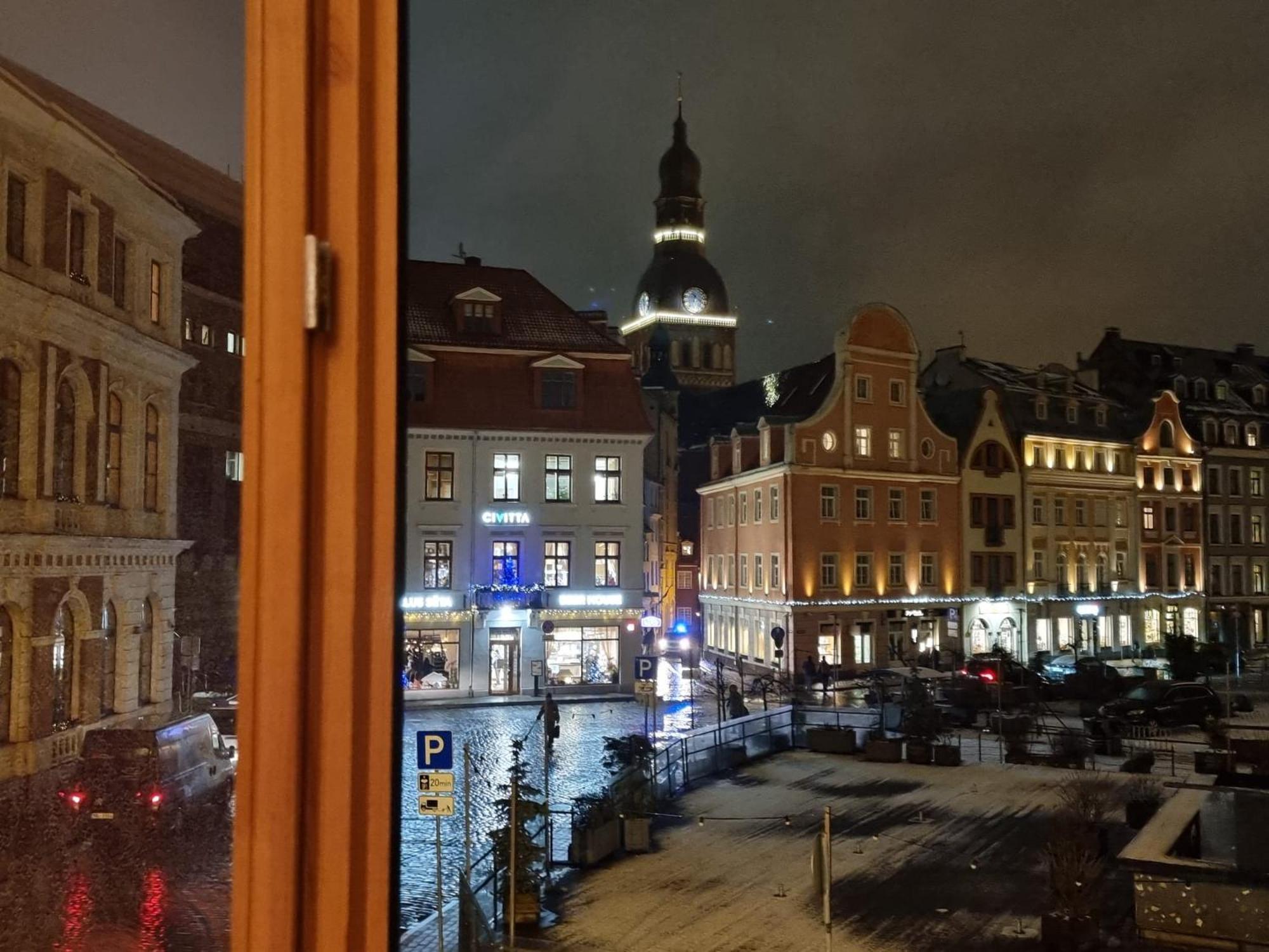 Apartment 2 Bedroom Next To Hall With Parking Riga