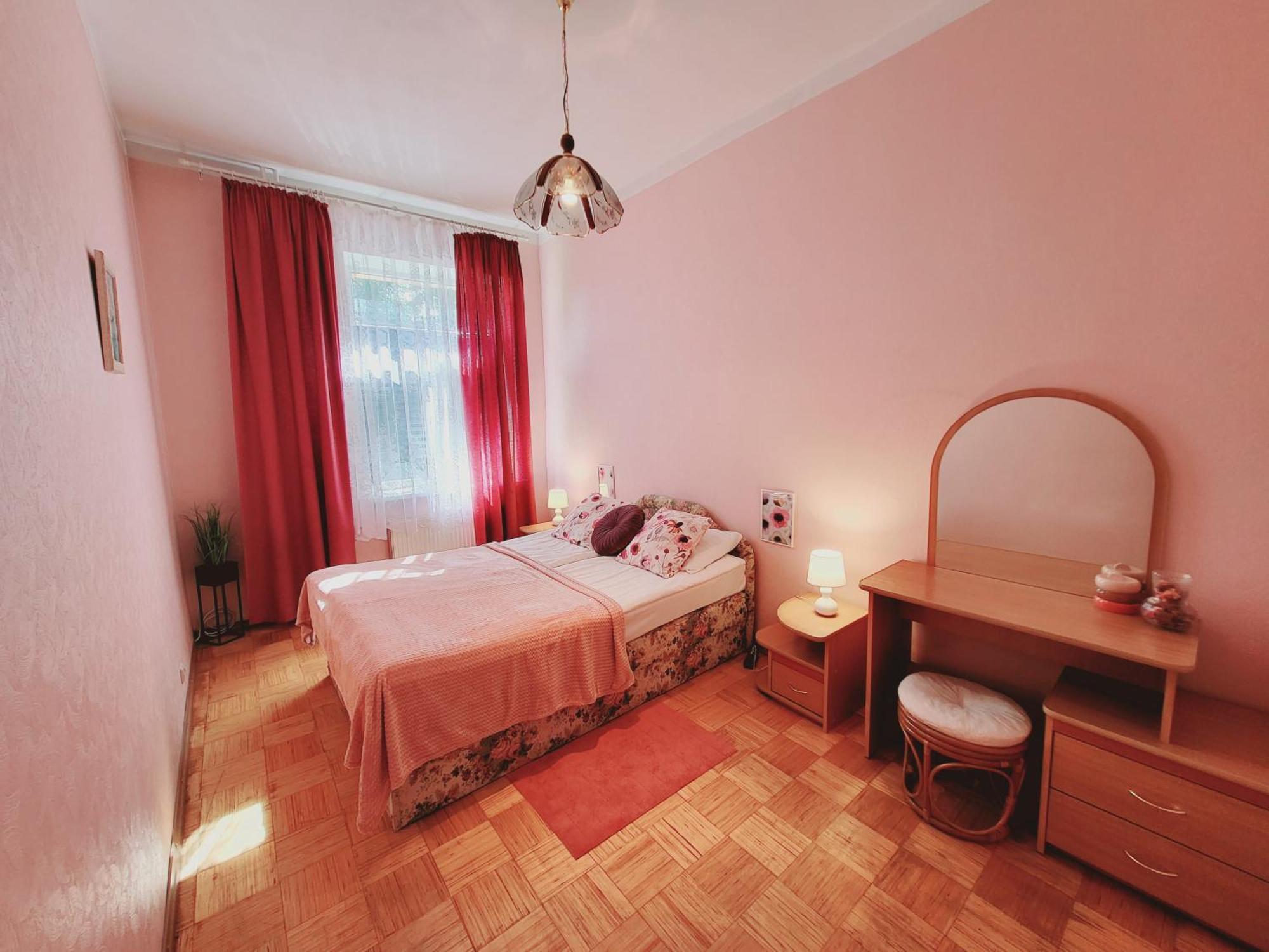 Cozy, Spacious Gertruda Self Chek In 20 Min To Old With Car 5 Min * Riga