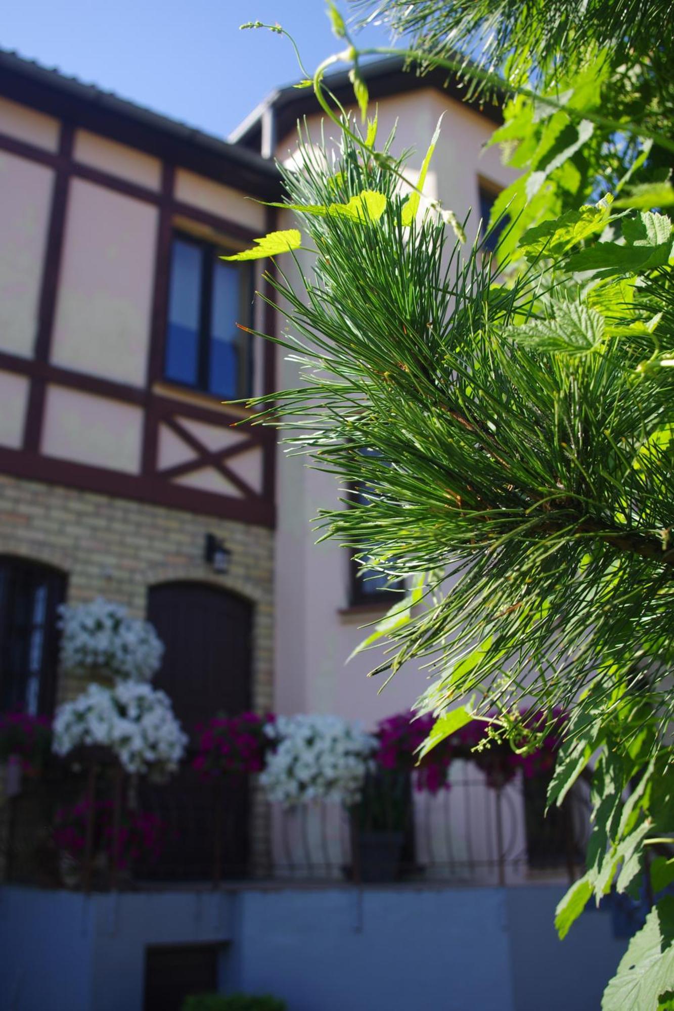 Villand With Free Private Parking And Self Check In