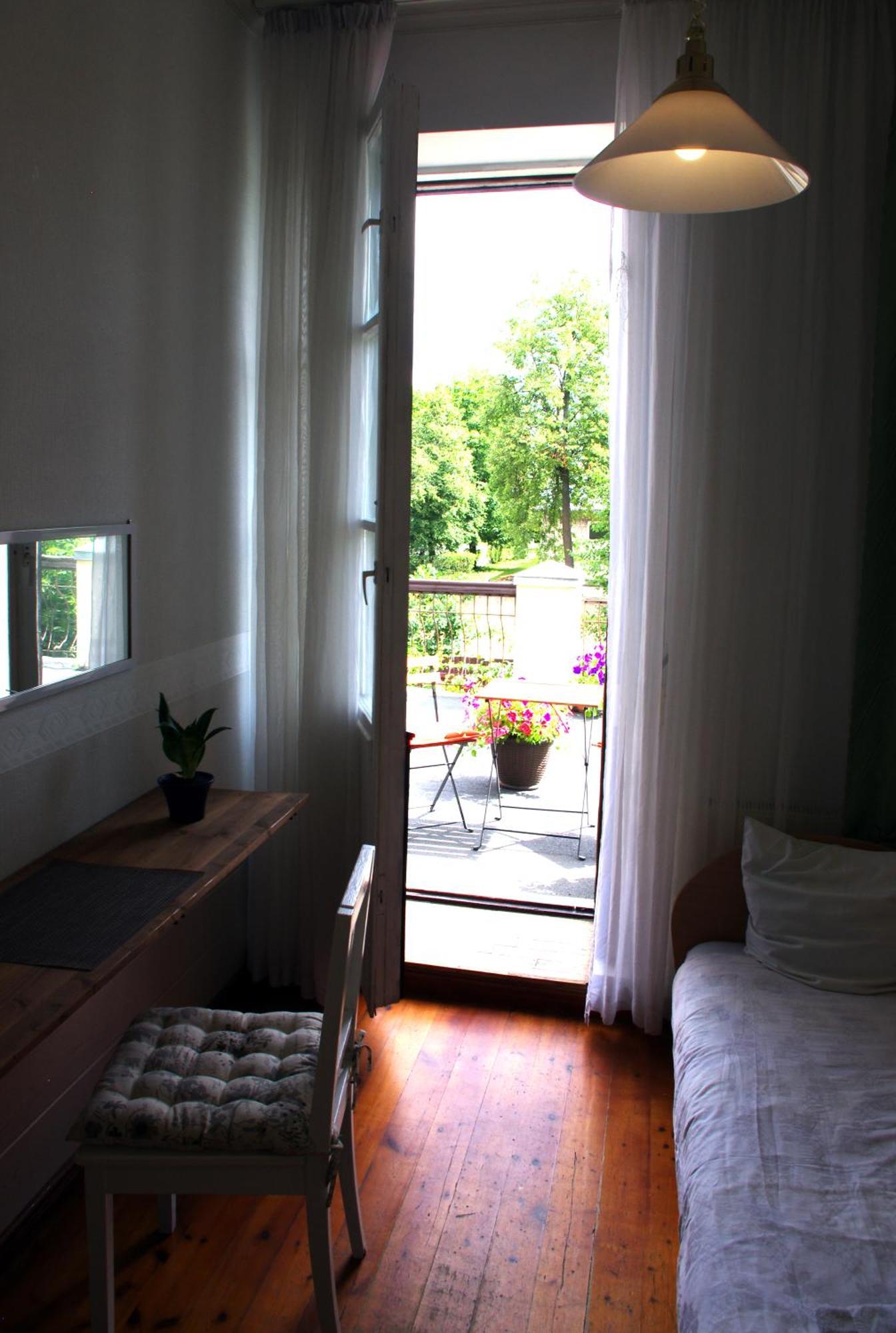 Villand With Free Private Parking And Self Check In Guest house Riga