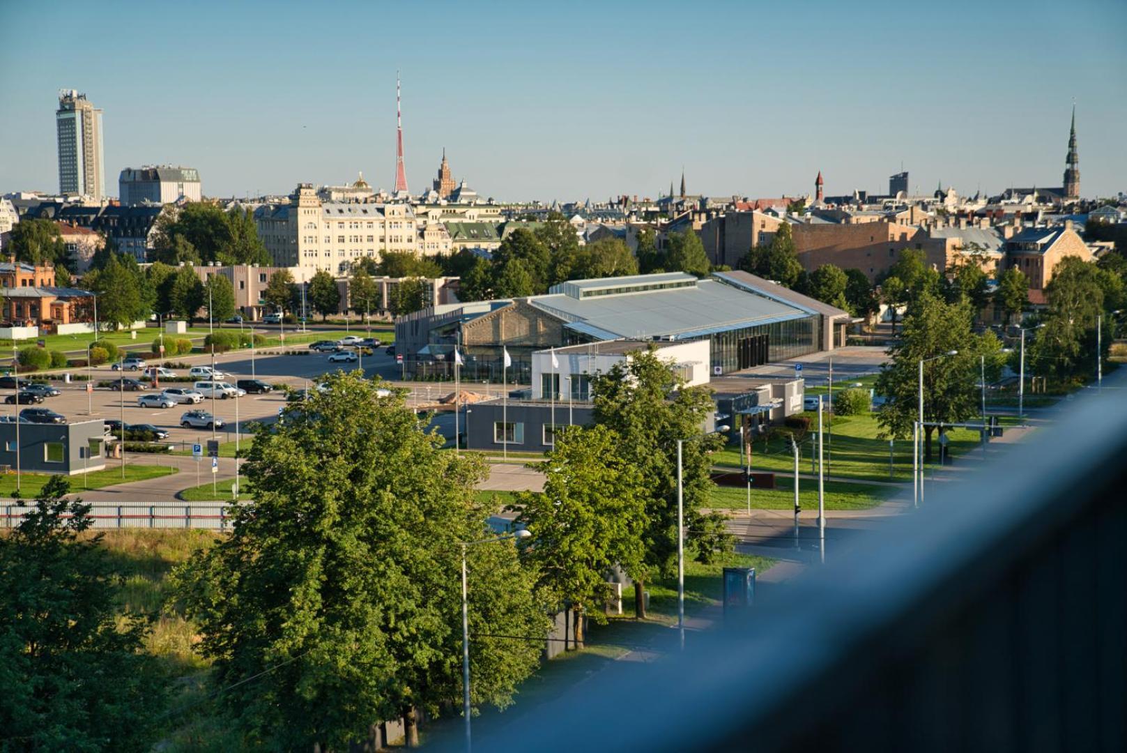 Urban Oasis: Fitness-focused With Views *