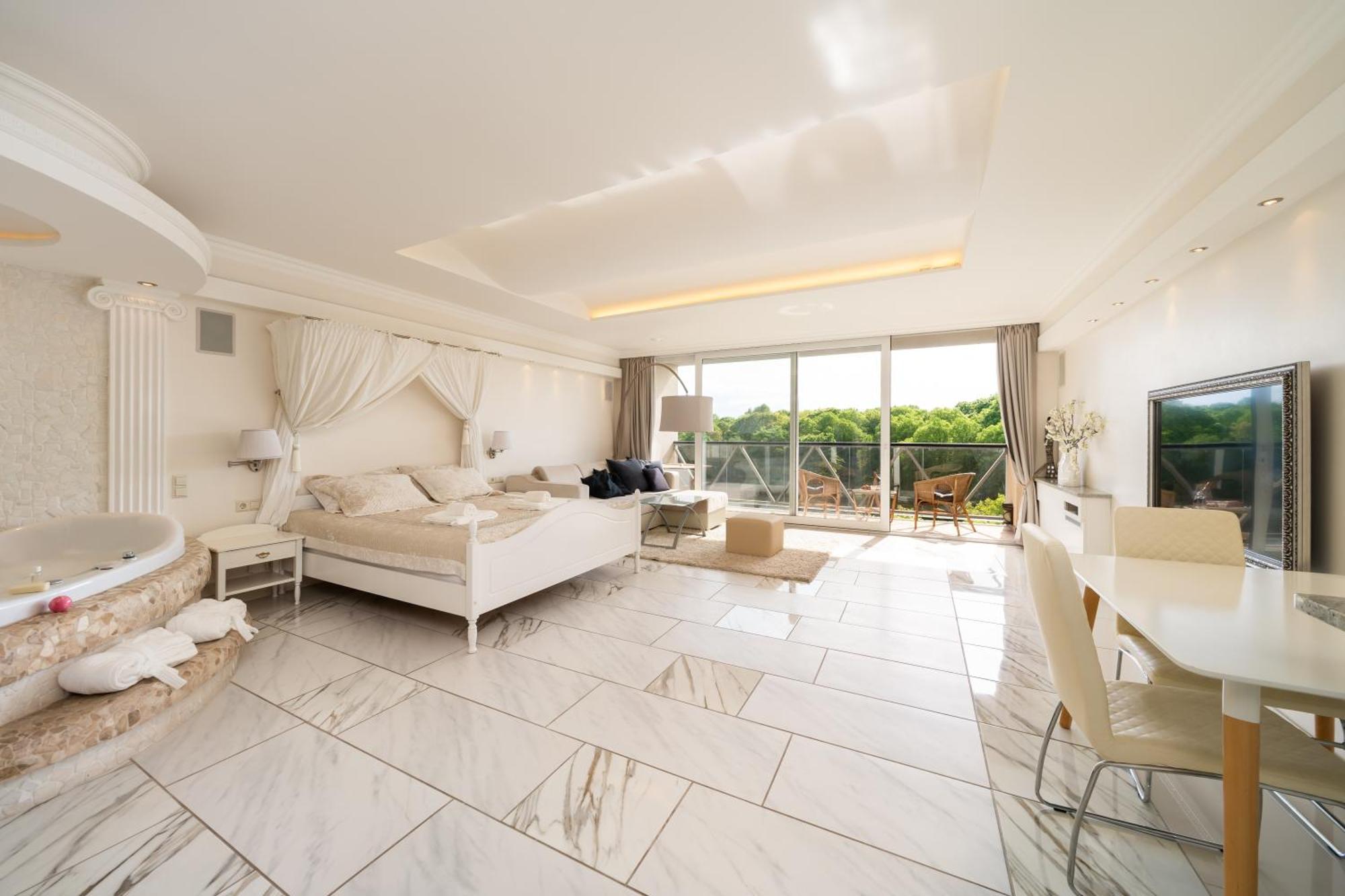 #1 Luxury Jacuzzi Penthouse In Quiet Centre
