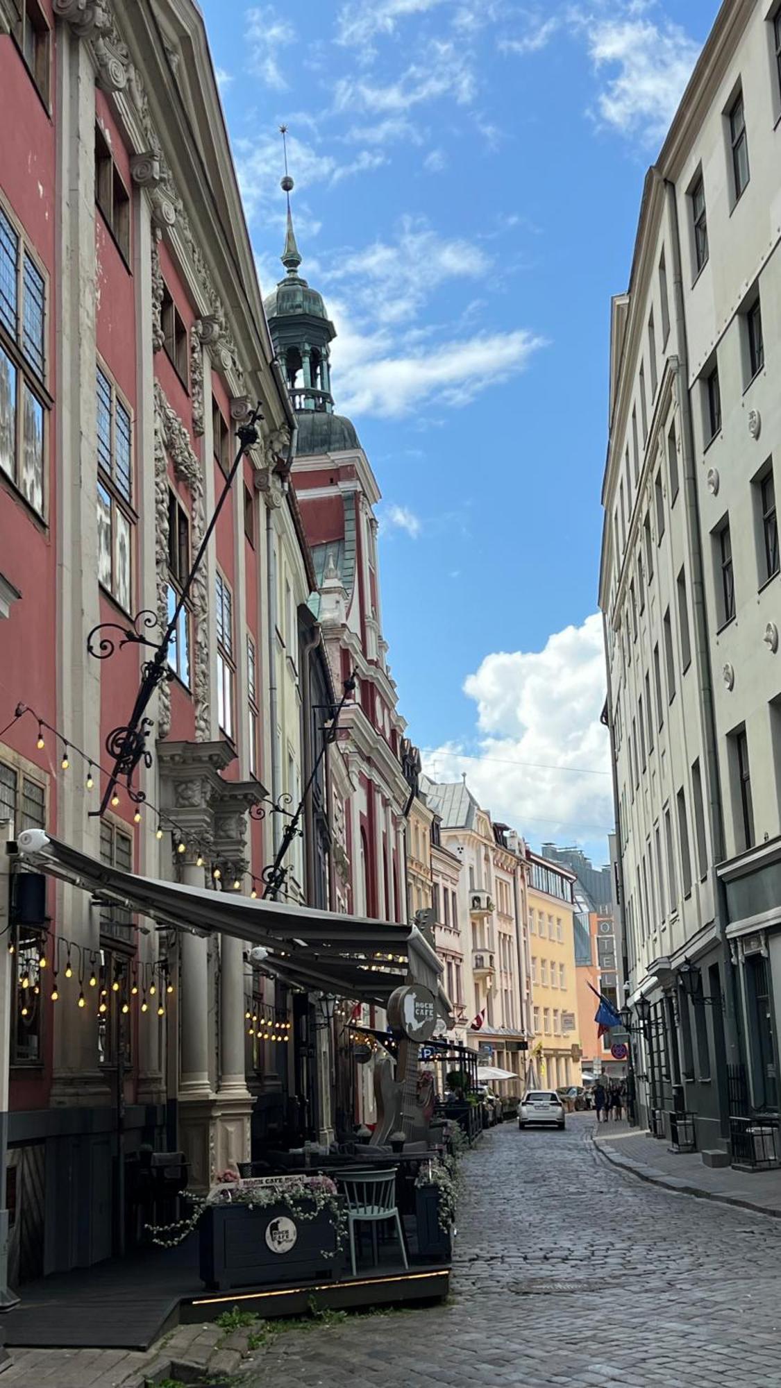 Perfect Location Old Town Butas
