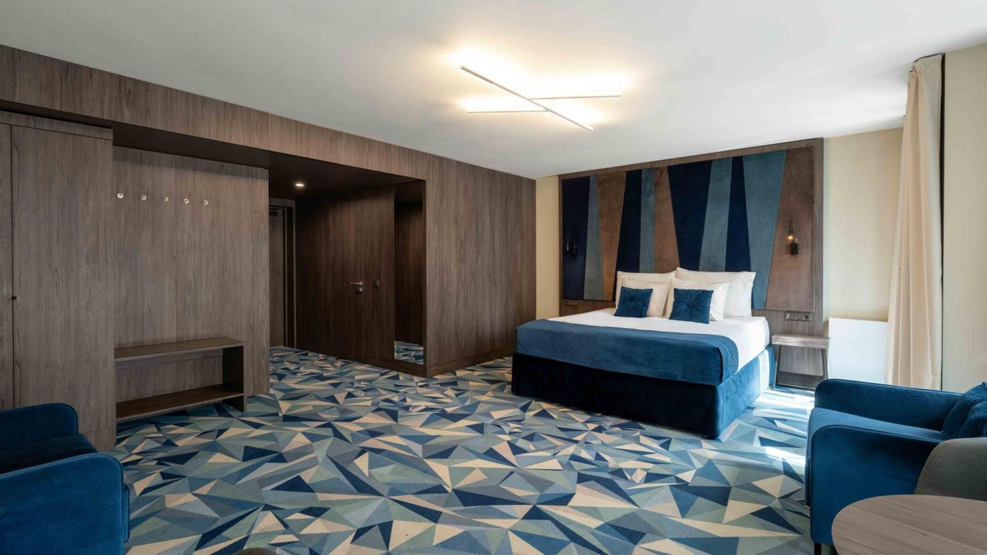 Hotel Wellton Riverside 4*