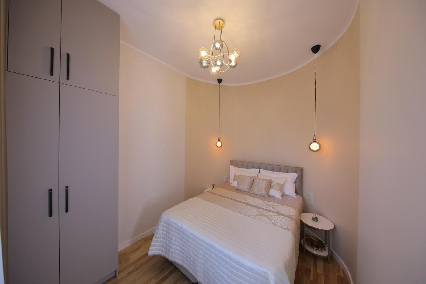 Premium Design, Renovated 2024 Free Parking *