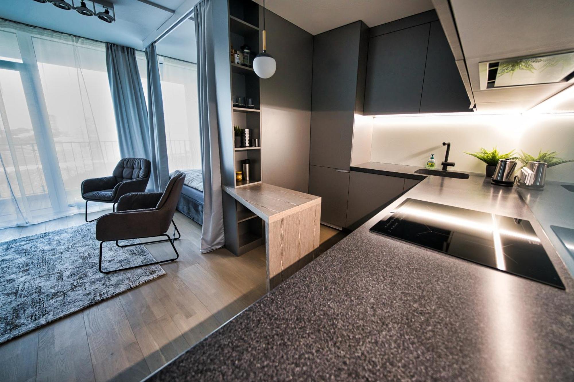 Urban Oasis: Fitness-focused With Views