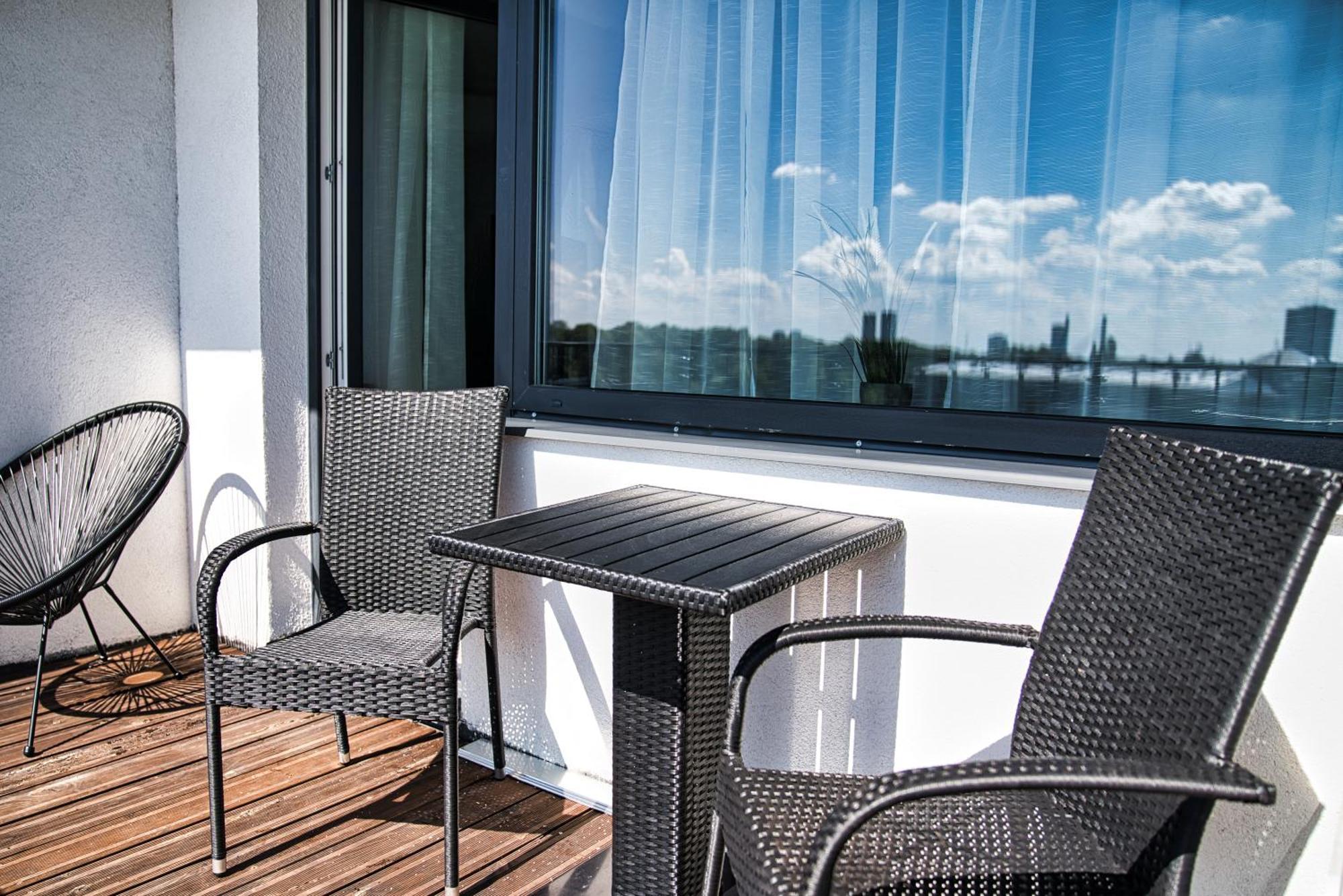 Urban Oasis: Fitness-focused With Views *
