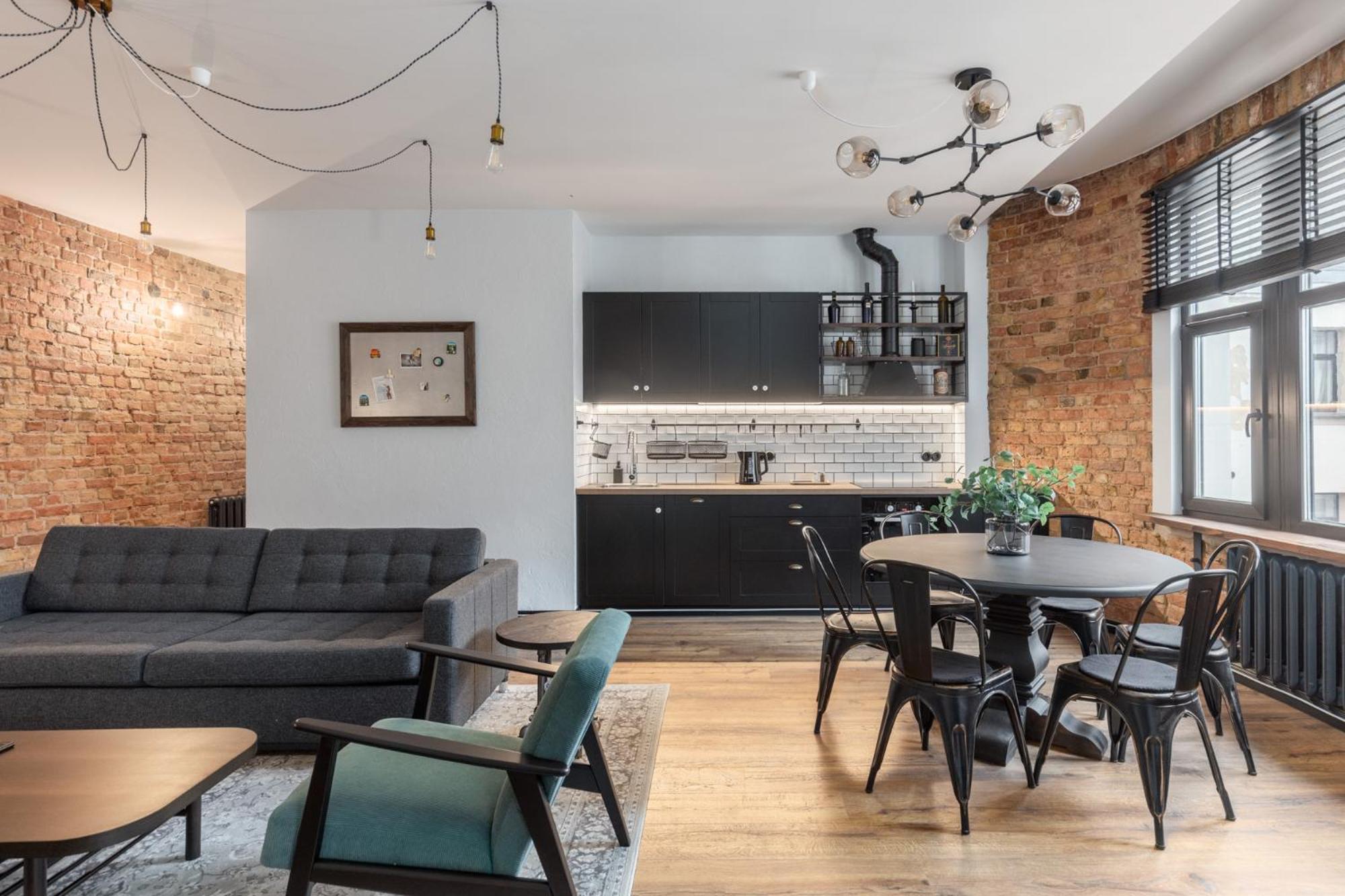 Industrial Style 2bd In Centre