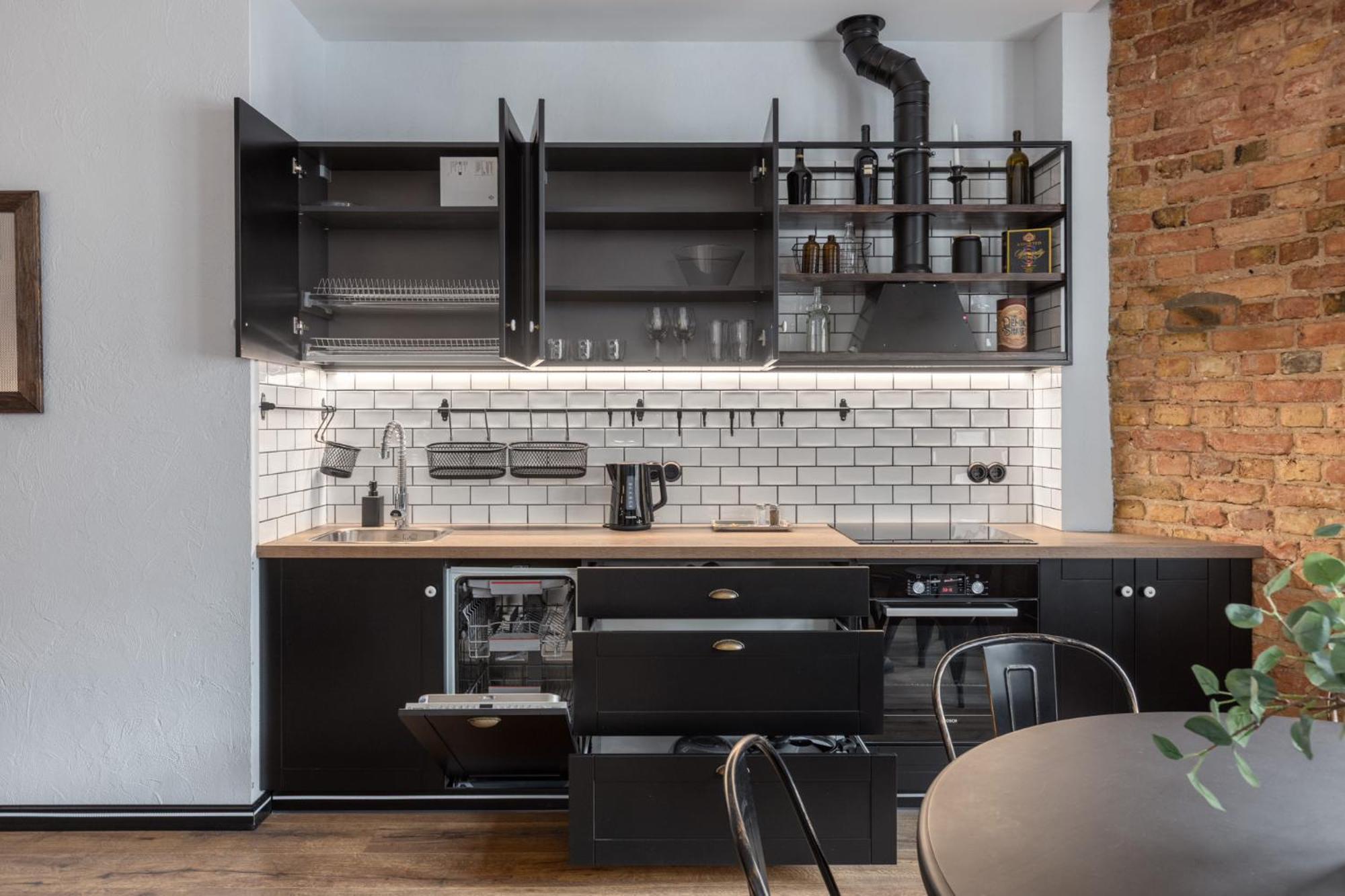 Industrial Style 2bd In Centre