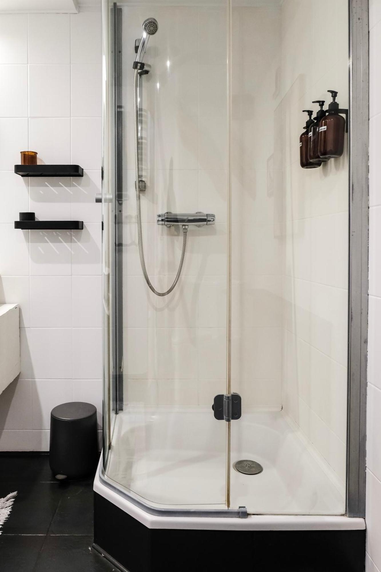 Căn hộ White Loft In Center With 2 King Size Beds *