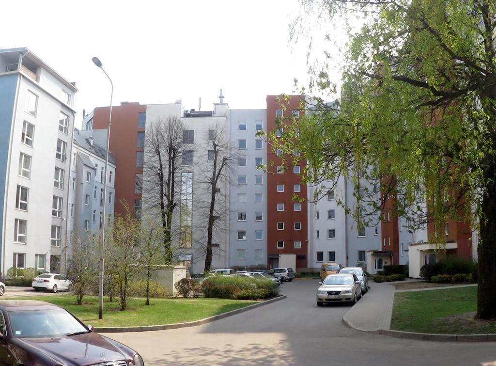 Cozy Vibes Like It Is Quiet With Three Bedrooms Apartment Riga
