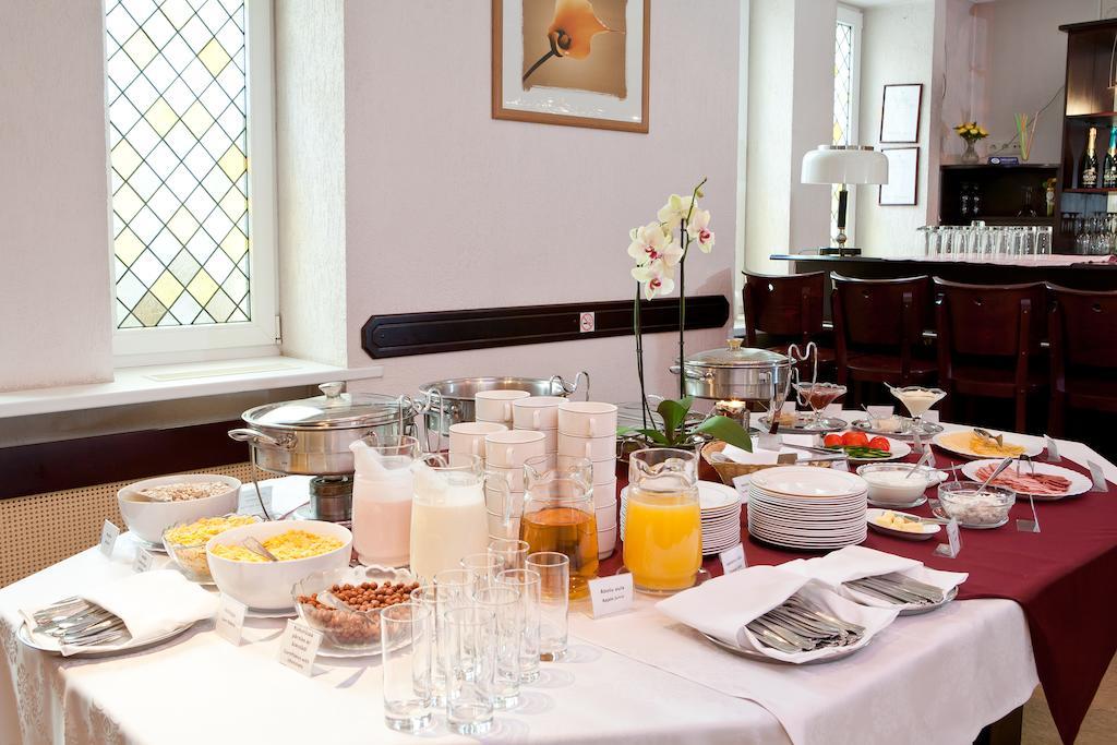 Hotel Kolonna Brigita 3*