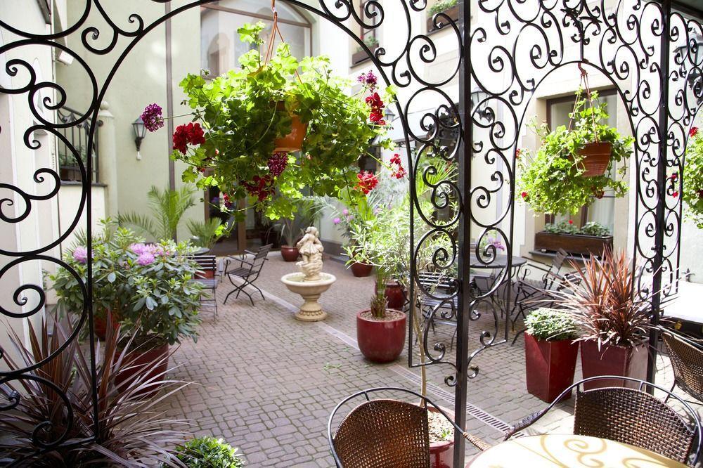 Old Boutique 