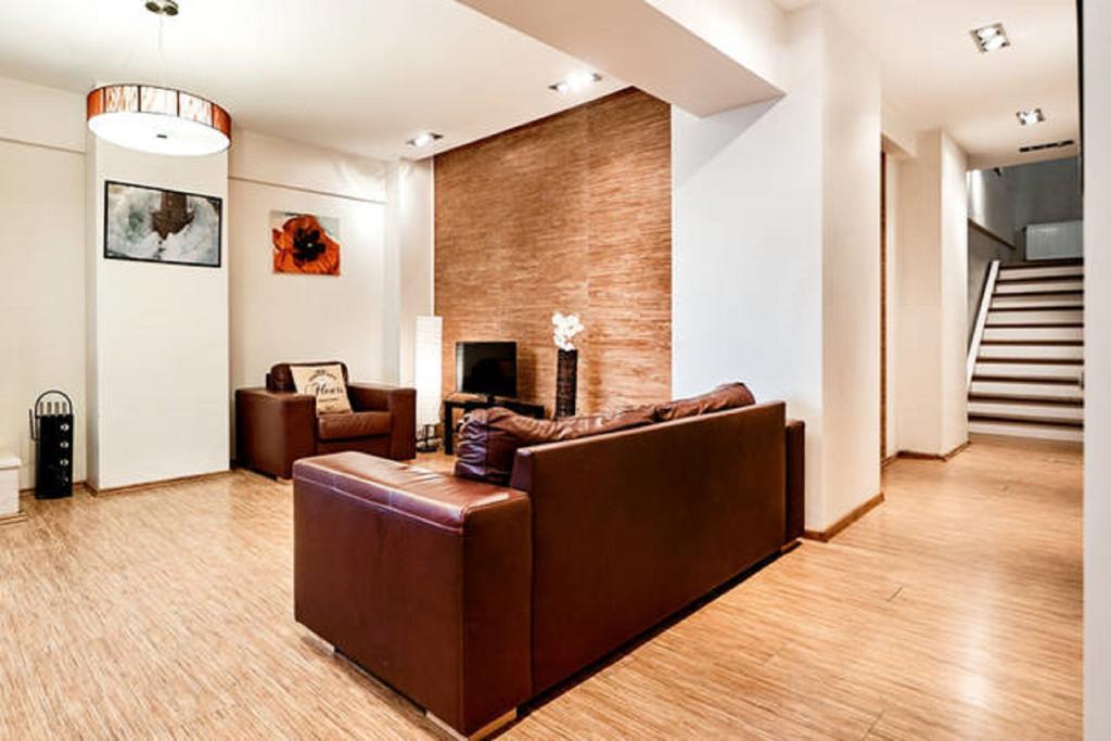 2-level Close To Old City *