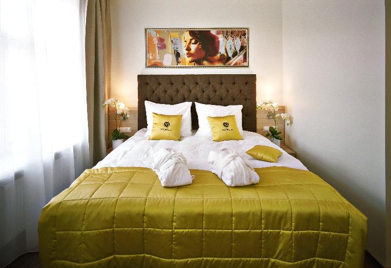 Aston Hotel 4*