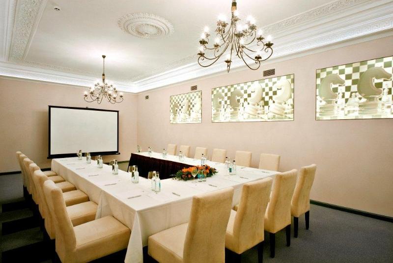 Hotel Aston 4*